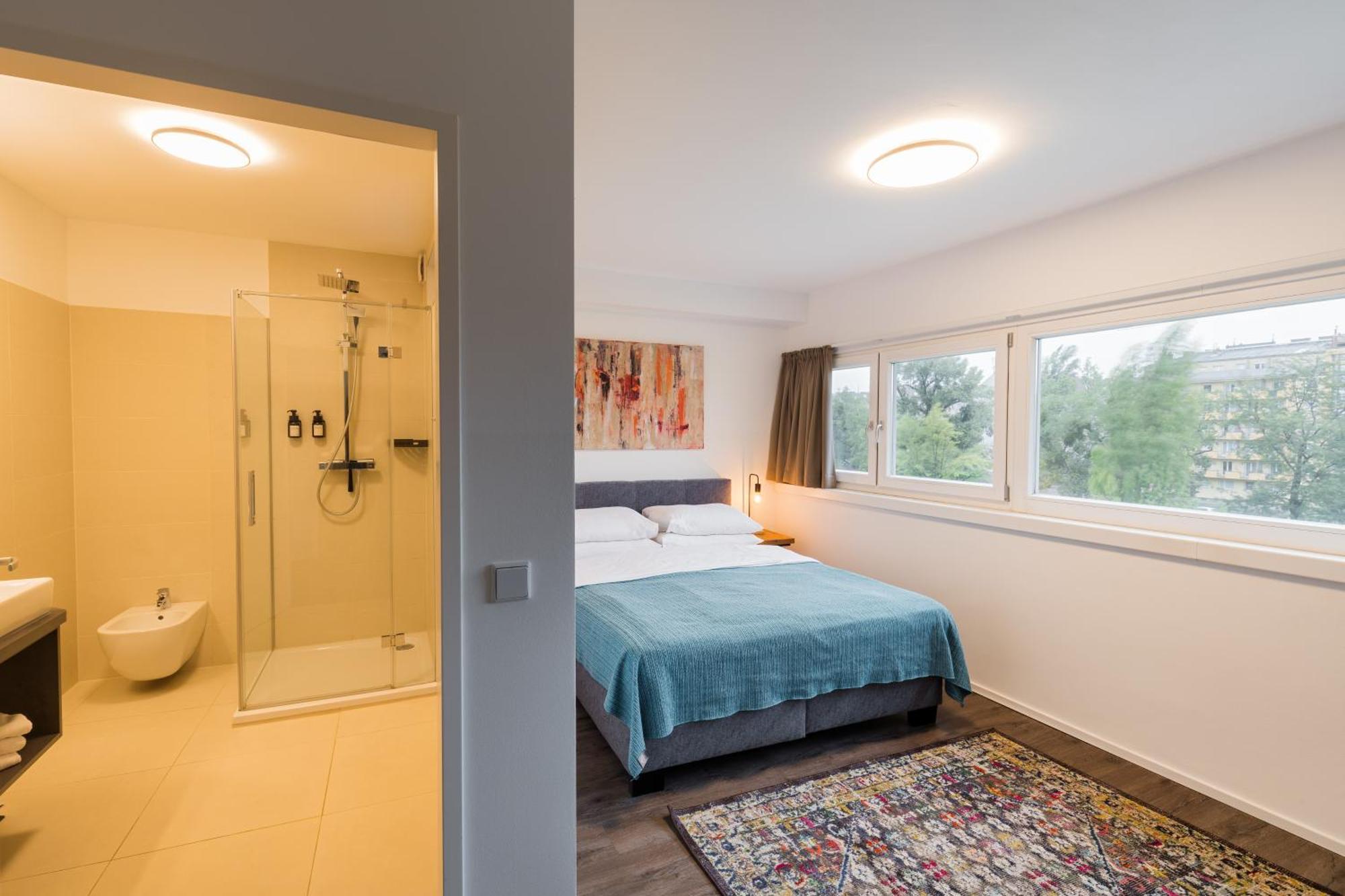 Urban Island I Riverside Apartment